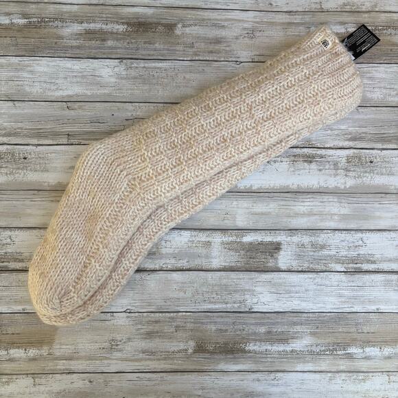 Bee & Willow Cozy Socks NWT One Size Pink Cream Knit Non Skid Metallic Hygge - Picture 2 of 9